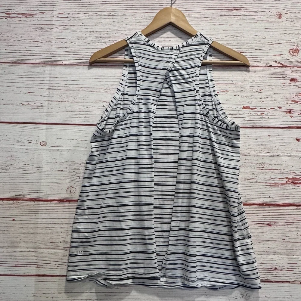 Lululemon All Tied Up Tank in Cut Back Stripe White Black Sz 8